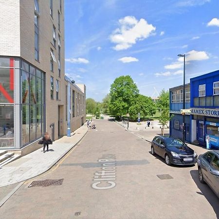 Super Studio With Two Bedrooms - Five Minutes From The Station! London Exterior photo