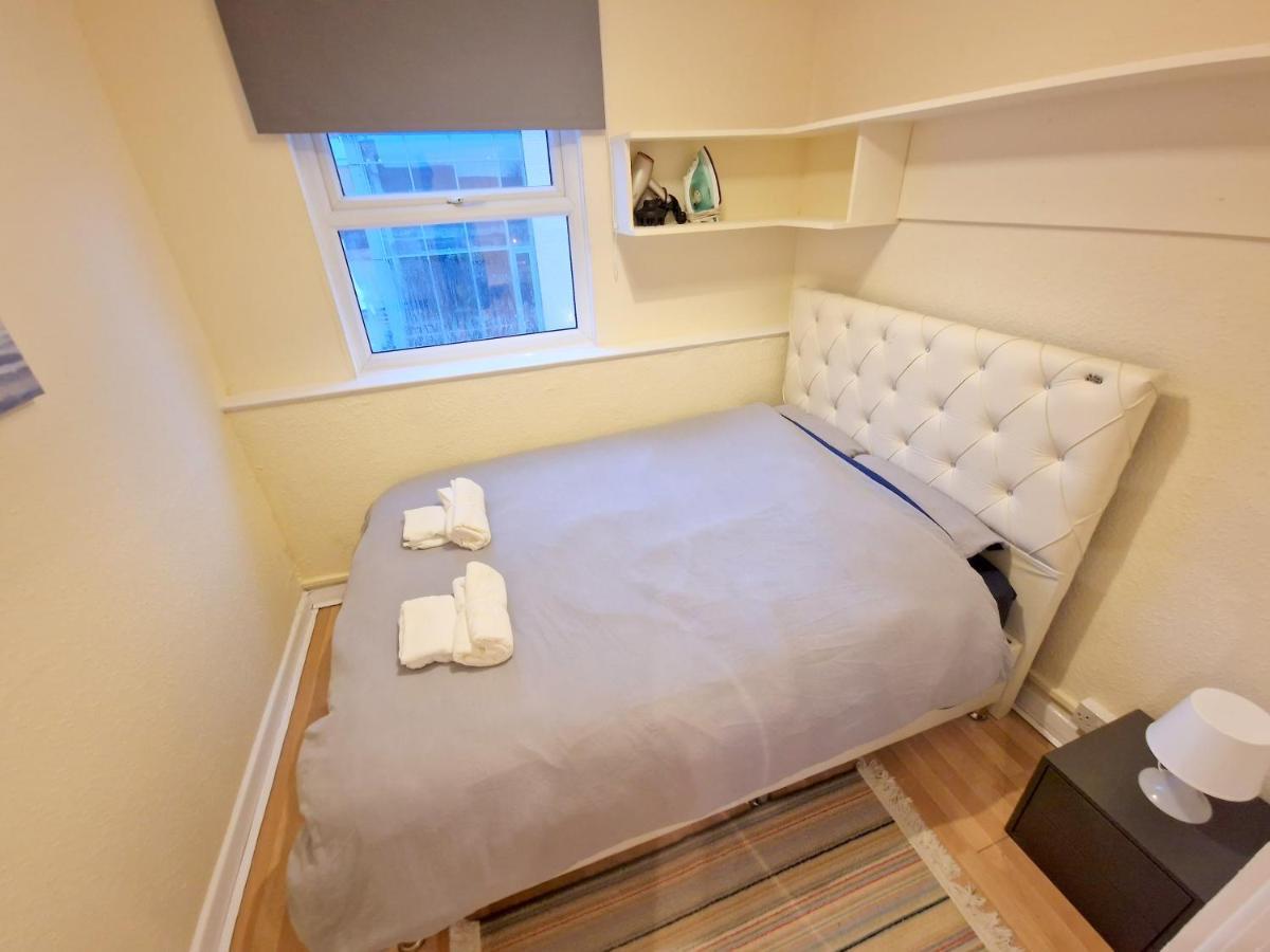 Super Studio With Two Bedrooms - Five Minutes From The Station! London Exterior photo